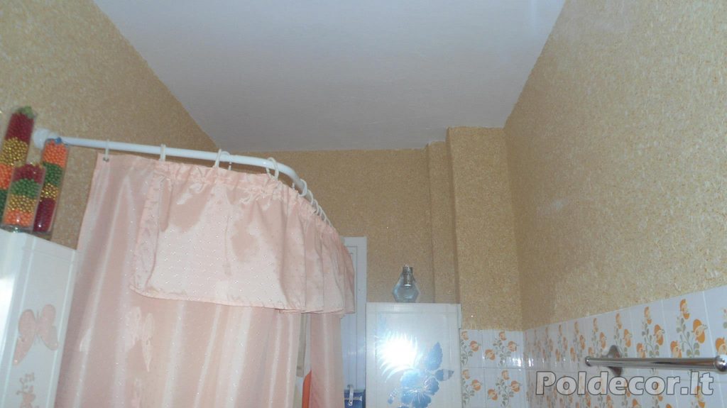 Skysti tapetai vonioje ant sienų – interjero pavyzdys – Poldecor 14-7 | #1